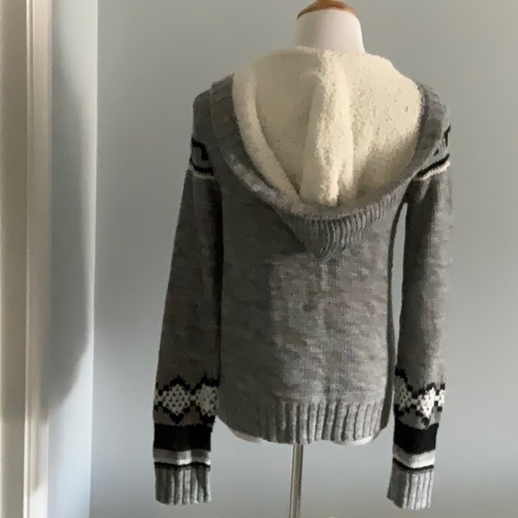 Sweater - Picture 2 of 3